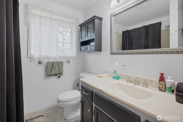 1410 7th Avenue SW, Puyallup, WA 98371