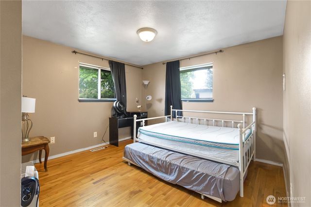 1410 7th Avenue SW, Puyallup, WA 98371