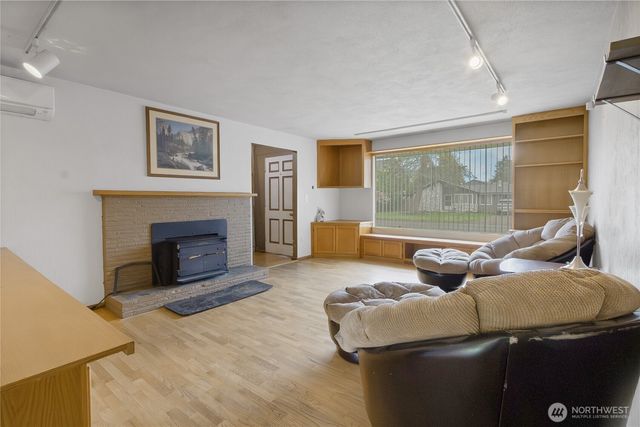 1410 7th Avenue SW, Puyallup, WA 98371