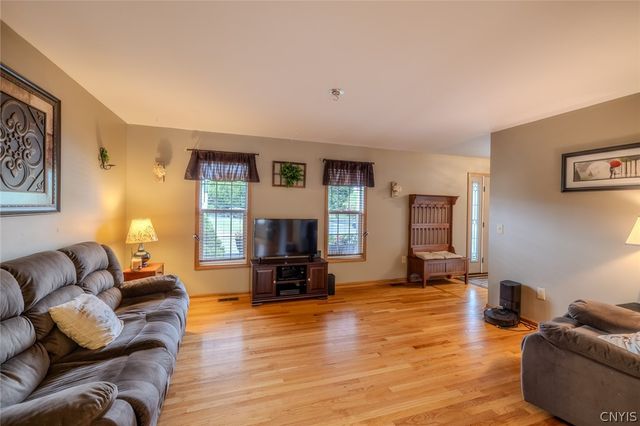 8226 Cicero Mills Road, Cicero, NY 13039