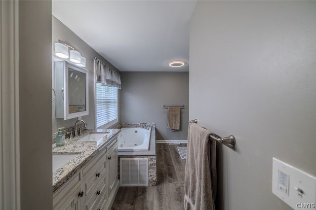 8226 Cicero Mills Road, Cicero, NY 13039