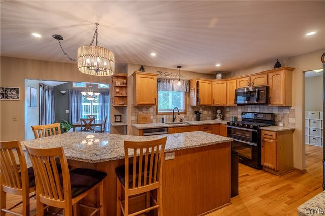 8226 Cicero Mills Road, Cicero, NY 13039