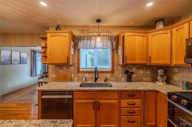 8226 Cicero Mills Road, Cicero, NY 13039
