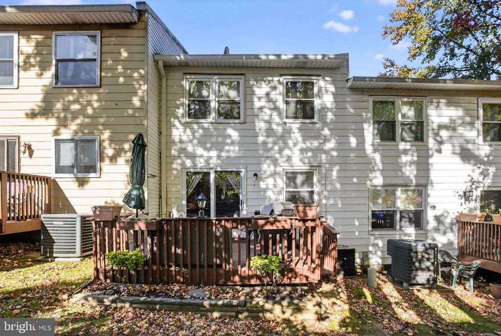 423 N MOUNT VERNON CIR, Bensalem, PA 19020