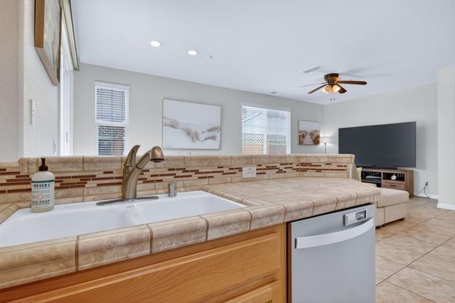 980 Latitude Ln, Lincoln, CA 95648