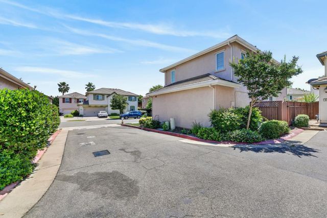 980 Latitude Ln, Lincoln, CA 95648