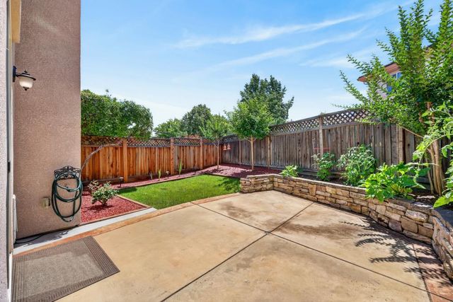 980 Latitude Ln, Lincoln, CA 95648