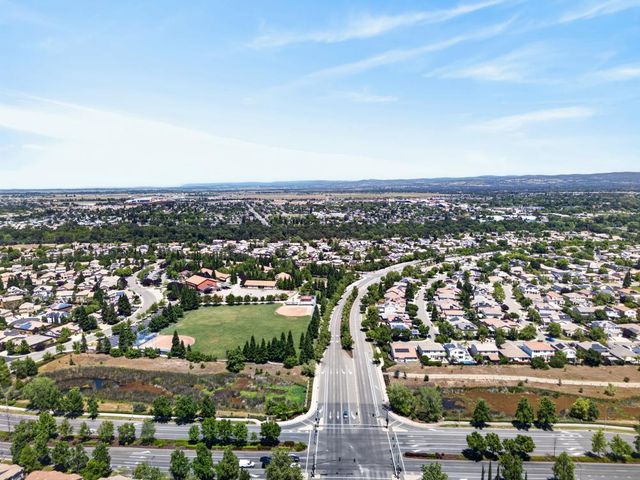 980 Latitude Ln, Lincoln, CA 95648