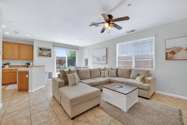 980 Latitude Ln, Lincoln, CA 95648
