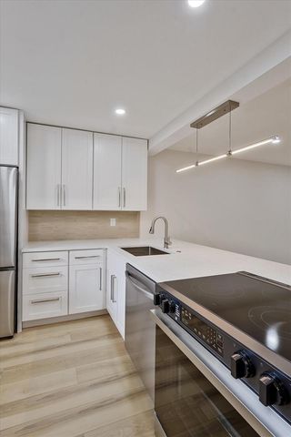 5220 Las Verdes Circle 321, Delray Beach, FL 33484