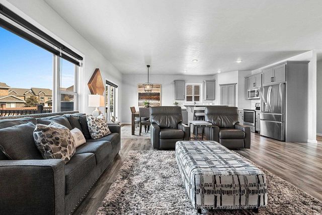 549 PEBBLESTONE CIRCLE, Hobart, WI 54155