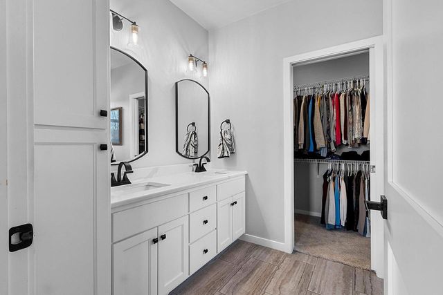 549 PEBBLESTONE CIRCLE, Hobart, WI 54155