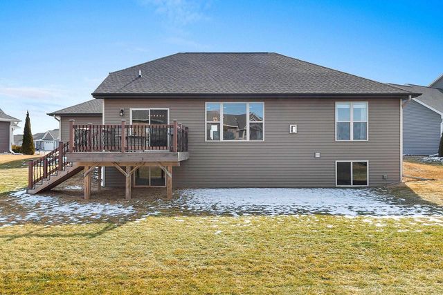 549 PEBBLESTONE CIRCLE, Hobart, WI 54155