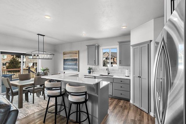 549 PEBBLESTONE CIRCLE, Hobart, WI 54155