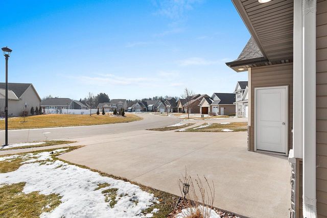 549 PEBBLESTONE CIRCLE, Hobart, WI 54155
