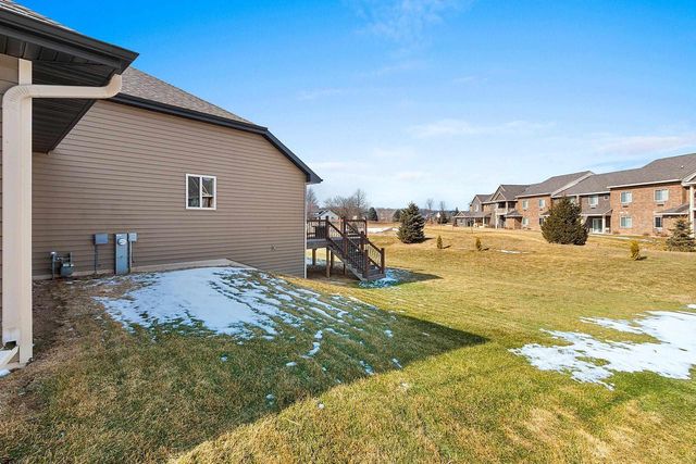 549 PEBBLESTONE CIRCLE, Hobart, WI 54155