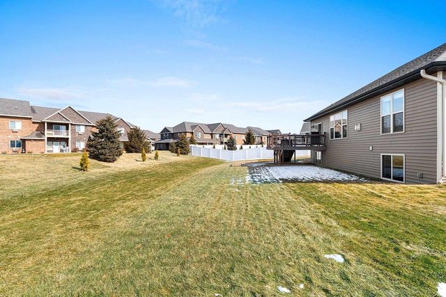 549 PEBBLESTONE CIRCLE, Hobart, WI 54155