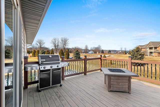 549 PEBBLESTONE CIRCLE, Hobart, WI 54155
