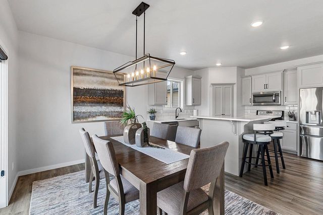 549 PEBBLESTONE CIRCLE, Hobart, WI 54155