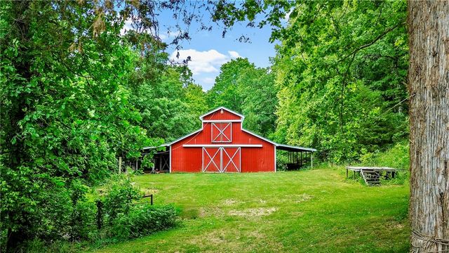 101 NC 3421, Marble Falls, AR 72648