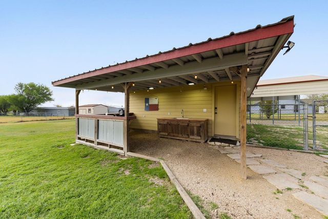 2601 Windy Ridge RD, Taylor, TX 76574