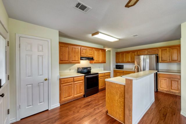 2601 Windy Ridge RD, Taylor, TX 76574