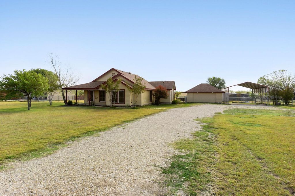 2601 Windy Ridge RD, Taylor, TX 76574