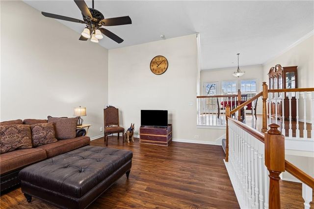 654 Holiday Lane, Lansing, KS 66043