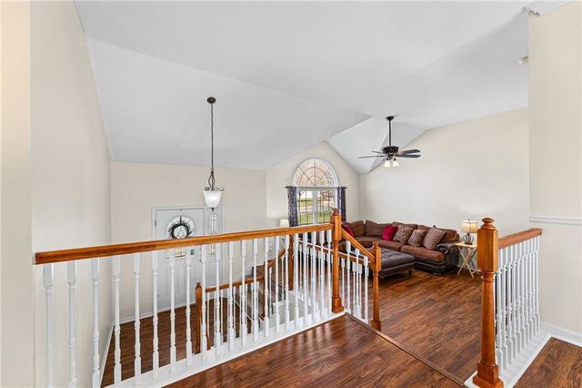 654 Holiday Lane, Lansing, KS 66043