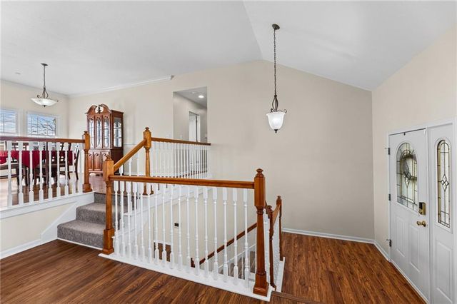 654 Holiday Lane, Lansing, KS 66043