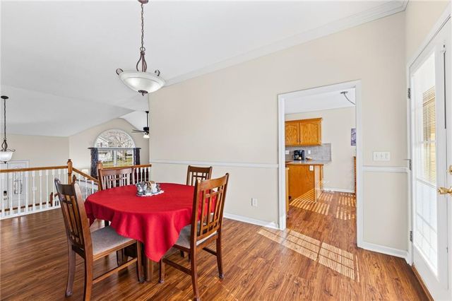 654 Holiday Lane, Lansing, KS 66043