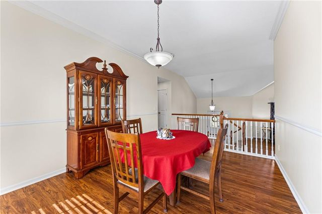 654 Holiday Lane, Lansing, KS 66043