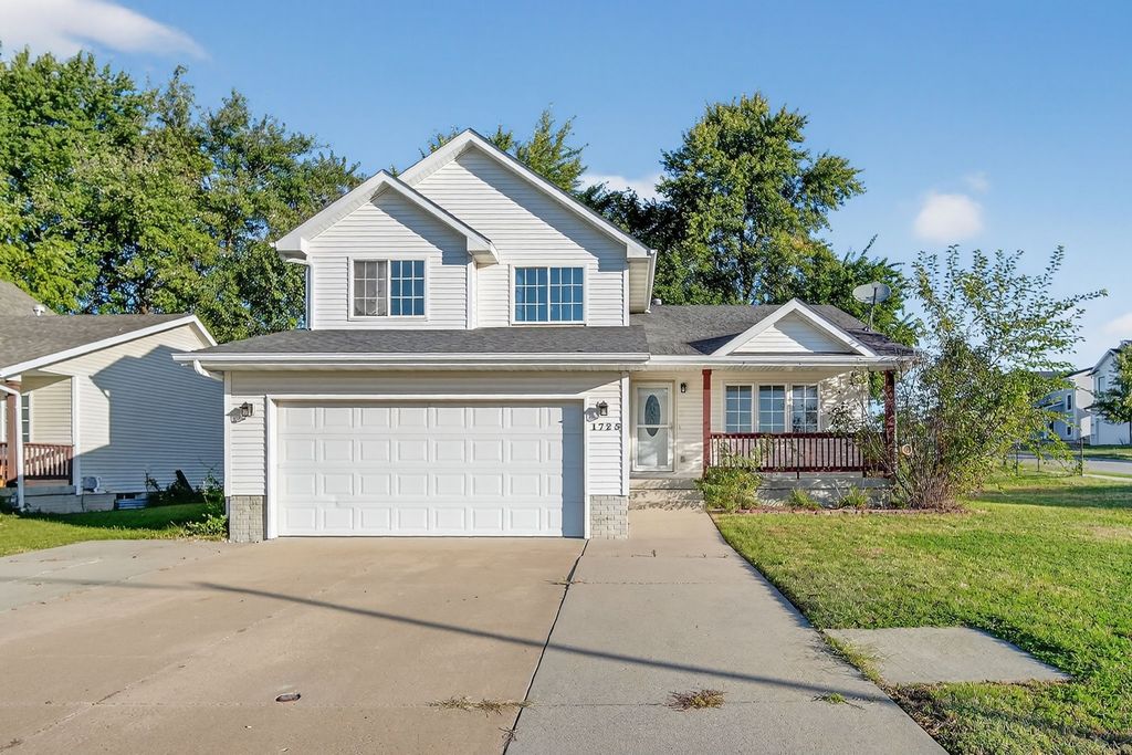 1725 Merle Huff Avenue, Norwalk, IA 50211
