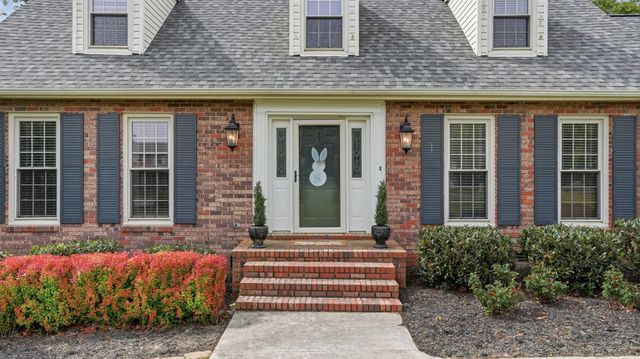 1729 Country Club Dr, Tullahoma, TN 37388