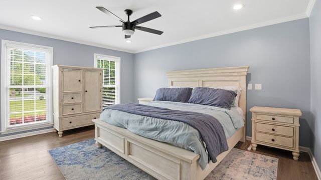 1729 Country Club Dr, Tullahoma, TN 37388