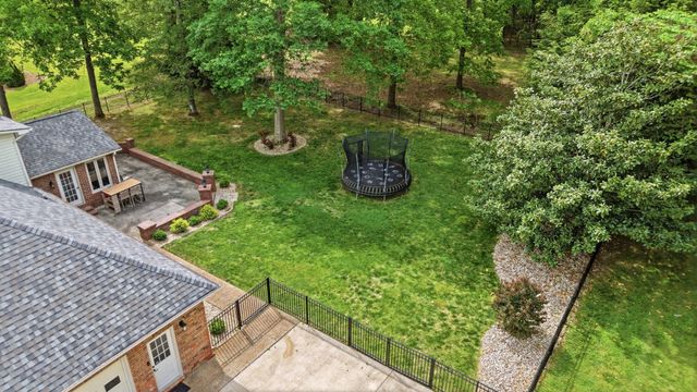 1729 Country Club Dr, Tullahoma, TN 37388