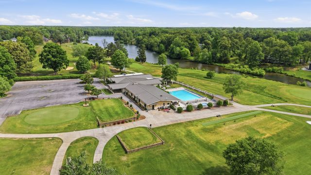 1729 Country Club Dr, Tullahoma, TN 37388