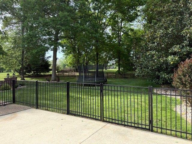1729 Country Club Dr, Tullahoma, TN 37388