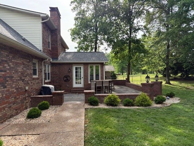 1729 Country Club Dr, Tullahoma, TN 37388