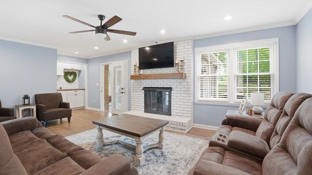 1729 Country Club Dr, Tullahoma, TN 37388