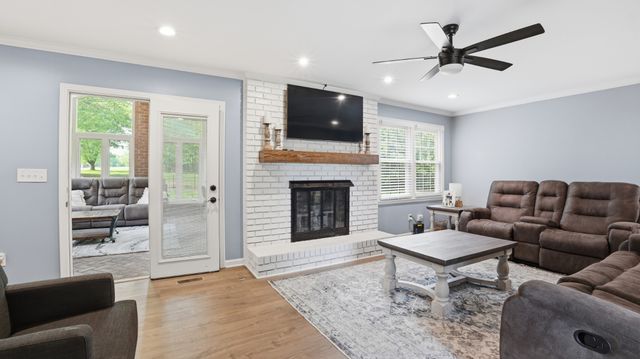 1729 Country Club Dr, Tullahoma, TN 37388