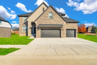26608 Hidden Ridge DR S Drive, Chesterfield Township, MI 48051