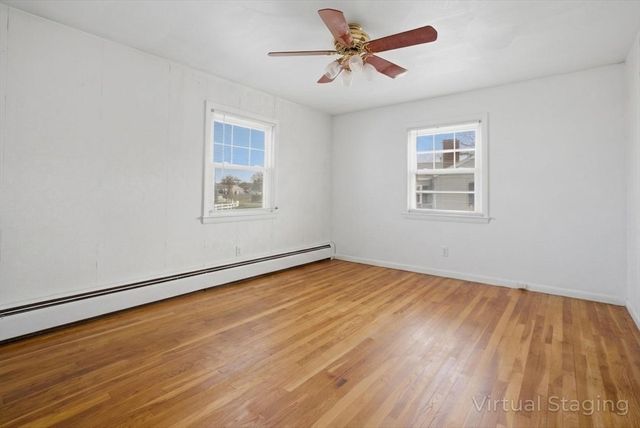 98 Greenpoint Cir, Chicopee, MA 01020