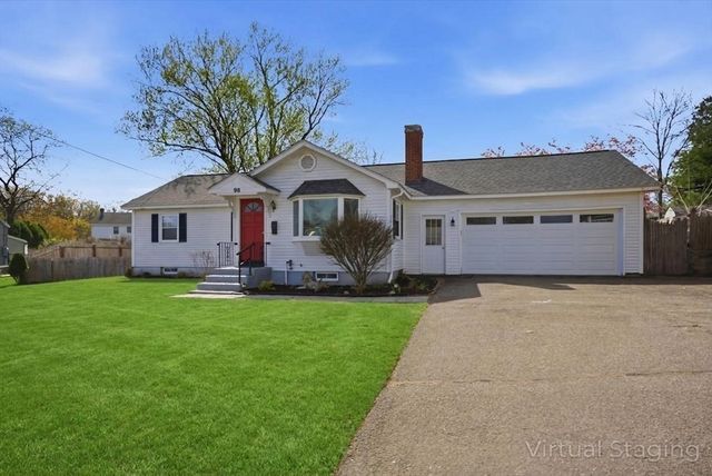 98 Greenpoint Cir, Chicopee, MA 01020