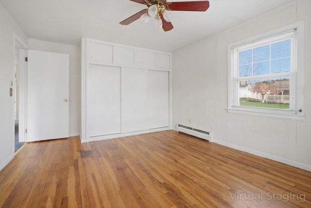 98 Greenpoint Cir, Chicopee, MA 01020