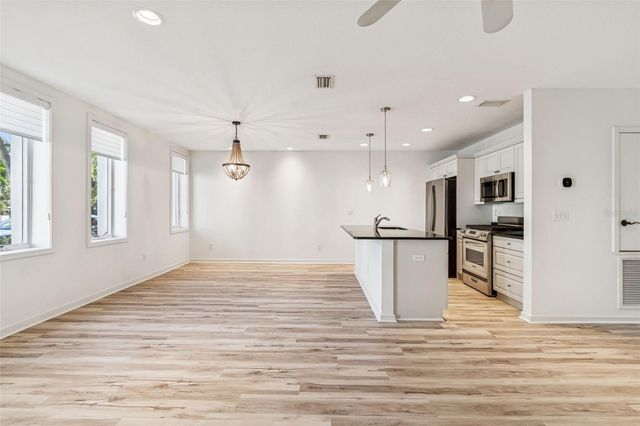 1685 LAUREL STREET 3, Sarasota, FL 34236
