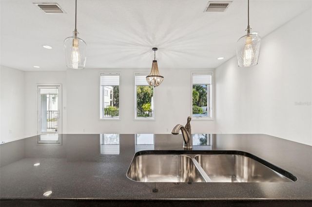 1685 LAUREL STREET 3, Sarasota, FL 34236