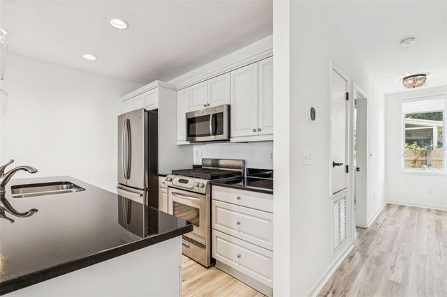 1685 LAUREL STREET 3, Sarasota, FL 34236