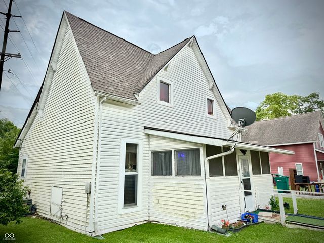 7 N Main Street, Whitestown, IN 46075