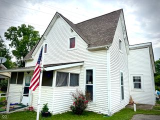 7 N Main Street, Whitestown, IN 46075